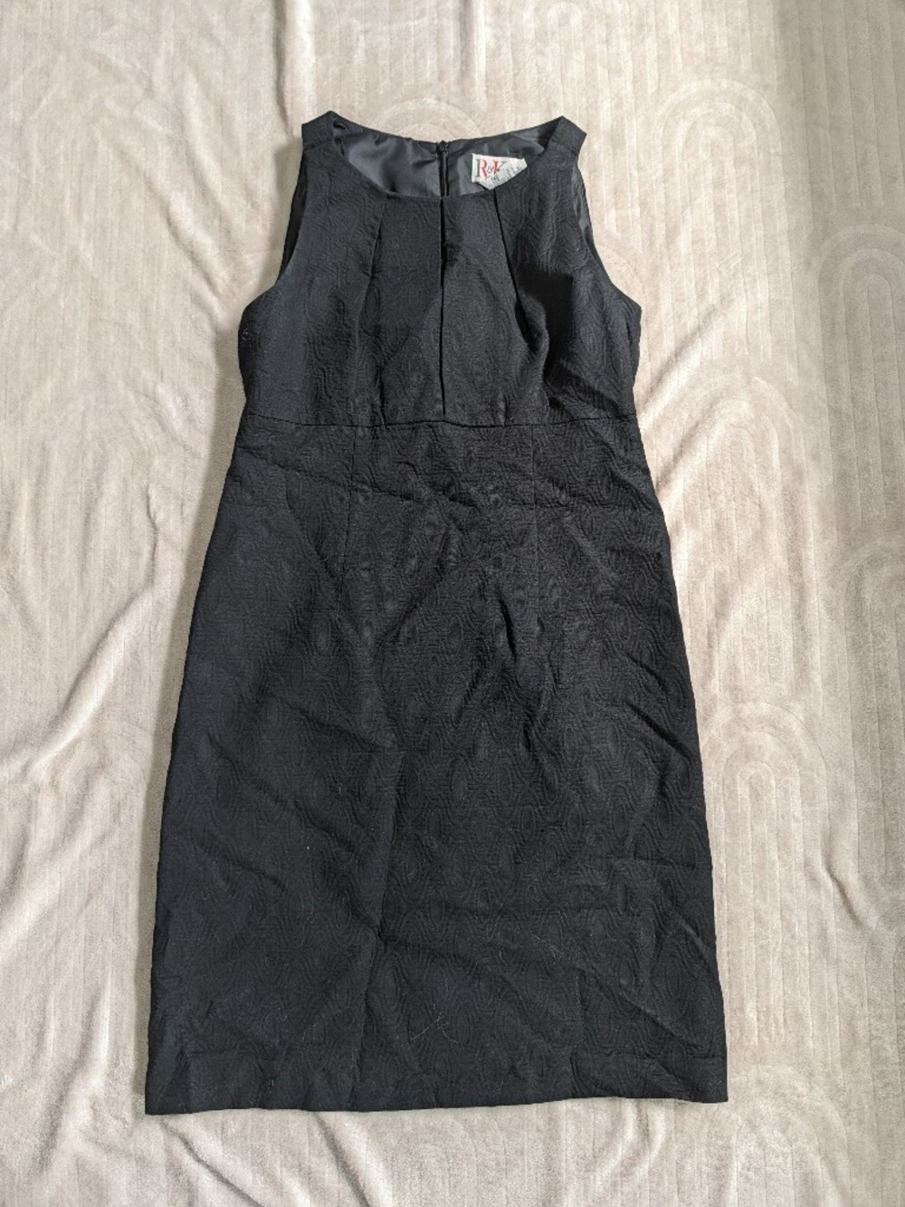 R&K Black Textured Midi Dress - Sleek Sleeveless Sheath